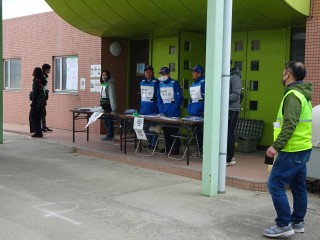 門を入るとすぐに受付がありました