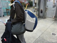 リュックの中には可愛いワンちゃんが