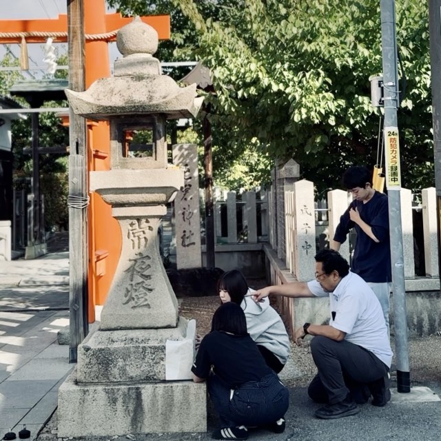 石造物の見方や拓本の取り方の指導